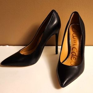 Sam Edelman size 4 black pointed toe pumps
